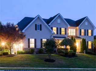 300 Harvest Ln, Avondale, PA 19311