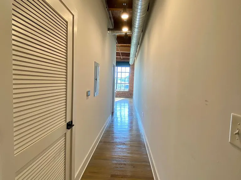 Lofts At Abrams Fixtures — Photo 39