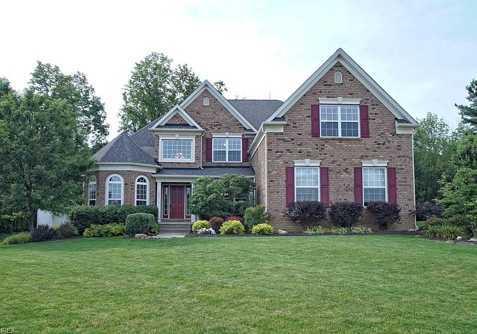 1st image of 1009 Whispering Woods Dr