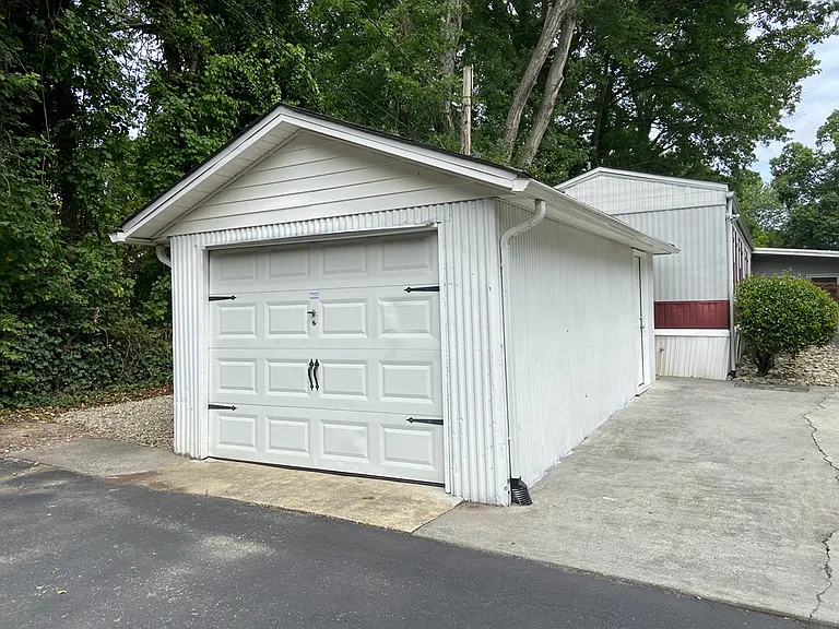 Shed w/ Overhead & Side Doors