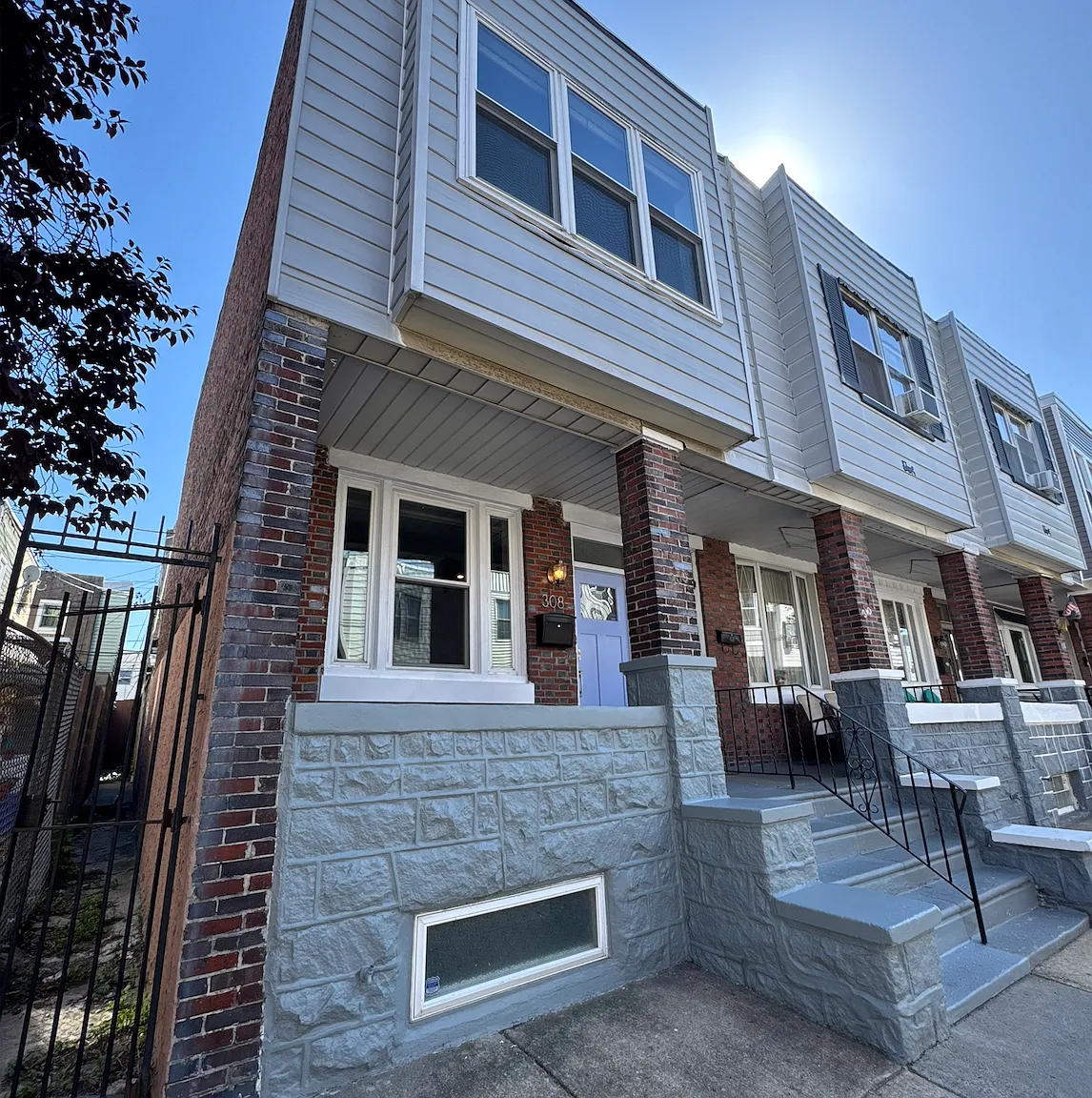 3 bed, 1064 sqft, $1,950 — Photo 1