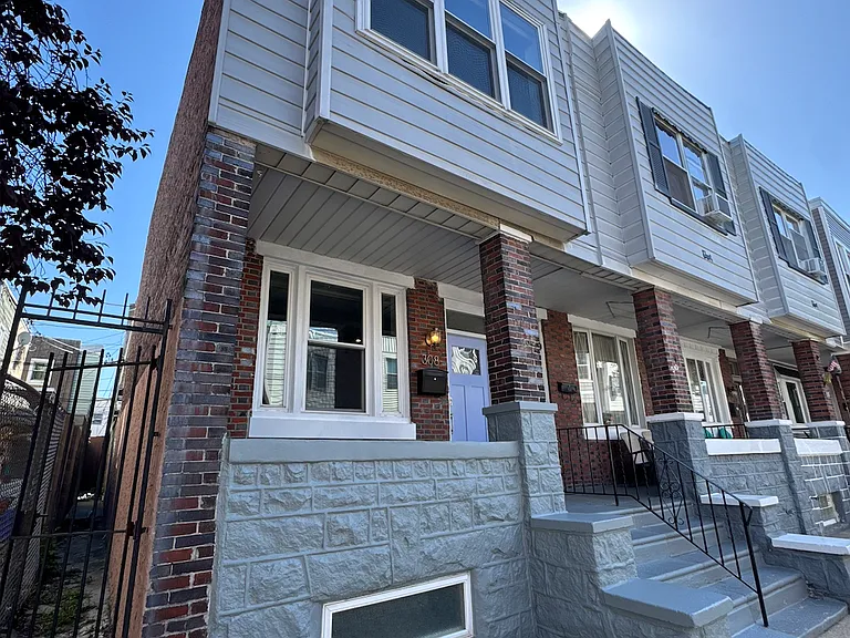 308 Roseberry St — Photo 1