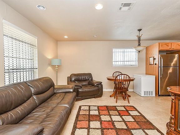 5th image of 11010 Tamworth Dr