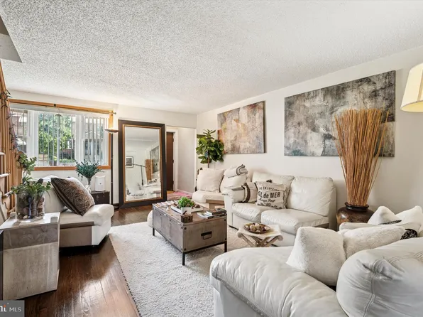 8516 Fayette St, Philadelphia, PA 19150