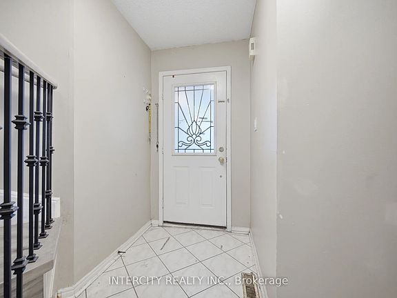 5th image of 42 Mosley Cres