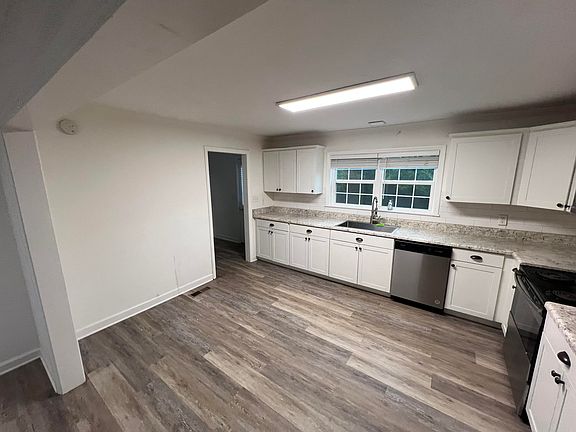 5th image of 1577 Akins Dr