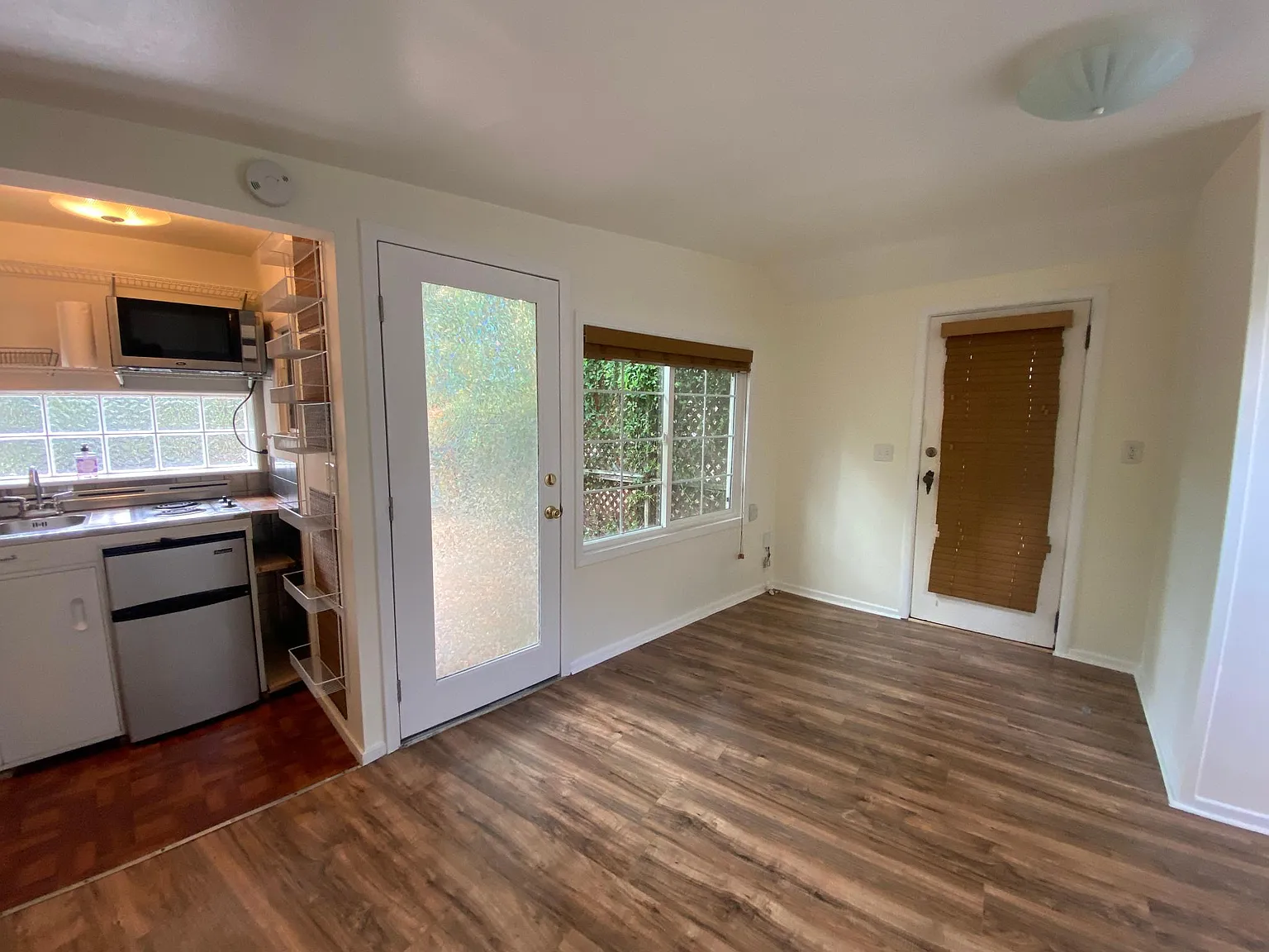 Studio, 250 sqft, $1,850 — Photo 4