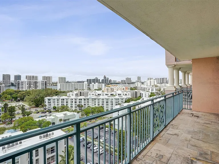 17555 Atlantic Blvd #1202 — Photo 32