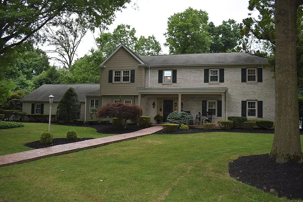 843 Kiehl Dr photo 1