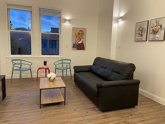 2nd image of 1131 W North Ave #7