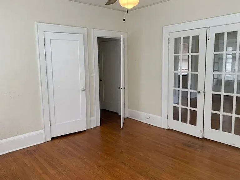 bedroom 1 / office