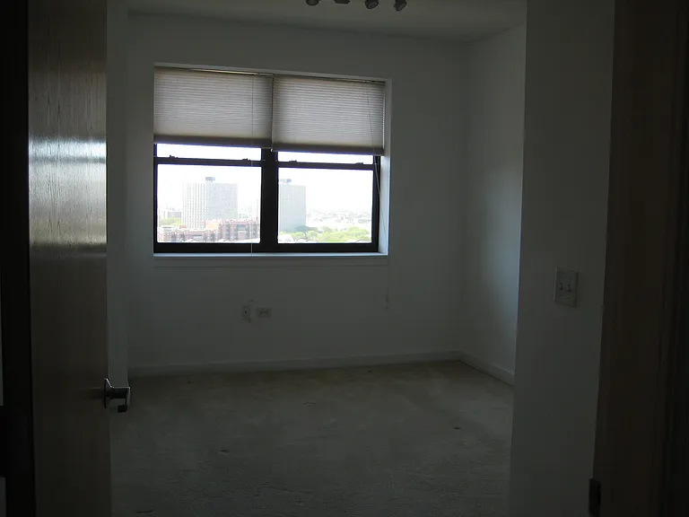1529 S State St #13-F — Photo 4