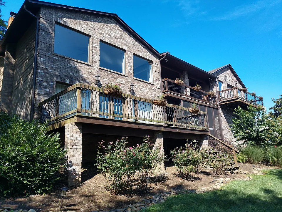 3324 Cove Point Dr