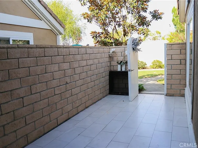 3726 Montego Dr — Photo 2