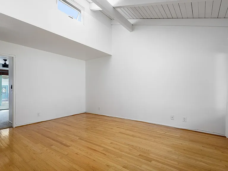 129 E Micheltorena St #6 — Photo 4