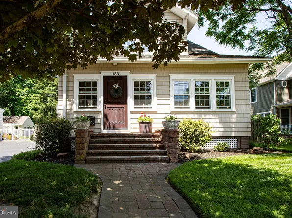 133 Mercer St, Hamilton, NJ 08690