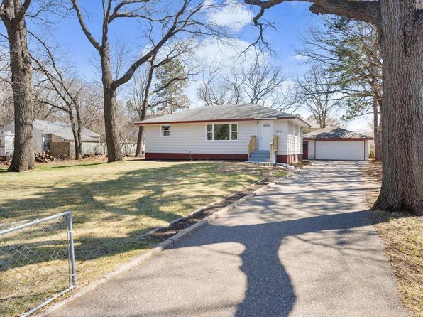 2720 93rd Ave NE, Blaine, MN 55449