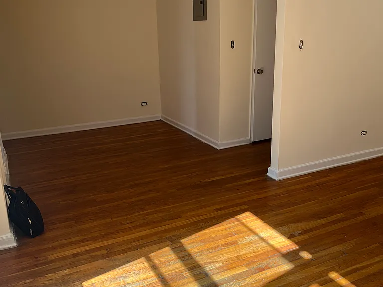 14209 Barclay Ave #4B — Photo 5