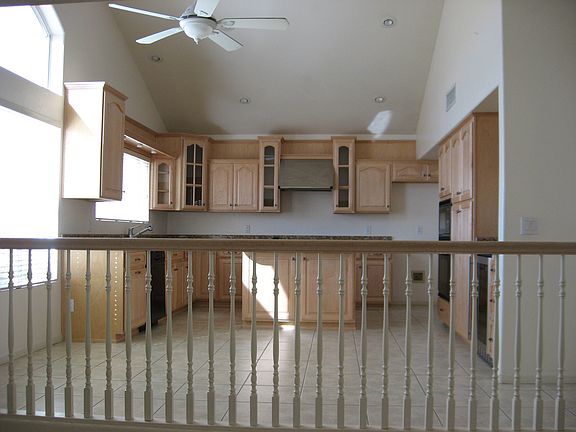 Vaulted ceiling in the kitch