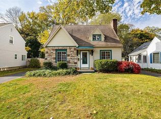 81 Mayfair Dr, Rochester, NY 14617