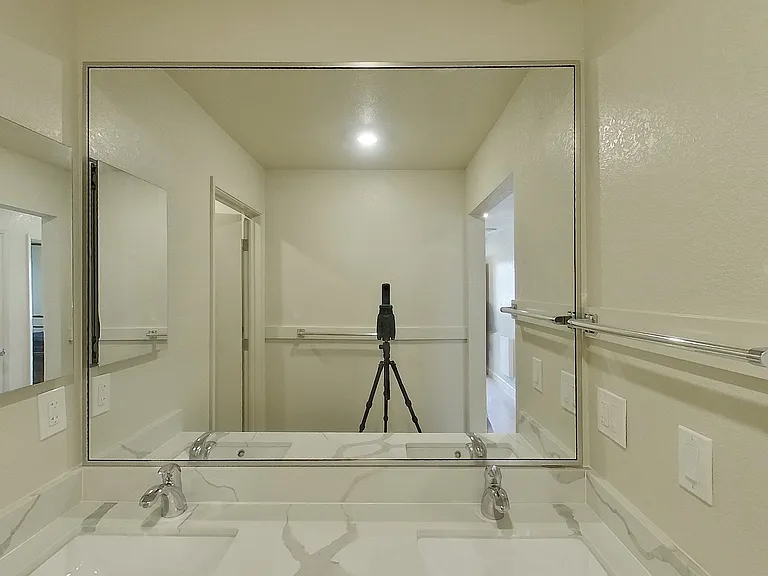 2437 Piedmont Ave — Photo 26