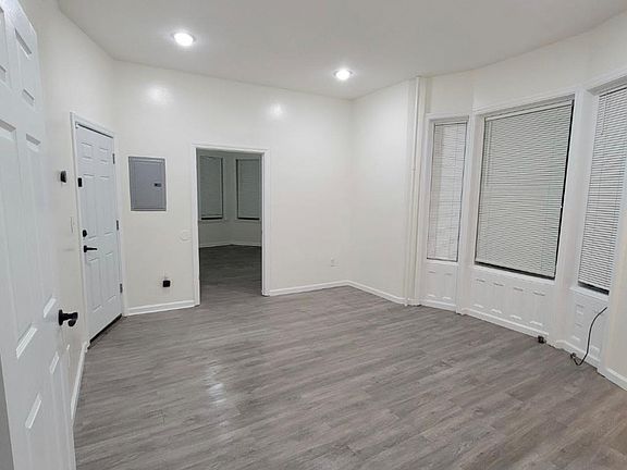 3rd image of 231 6th Ave W Floor 1