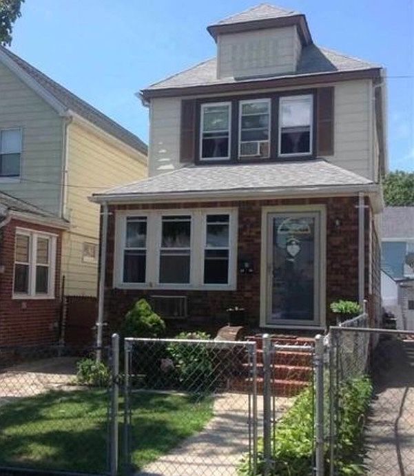 1st image of 204 111 Ave