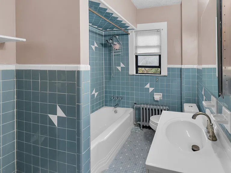 558 Argyle Ave #2 — Photo 8