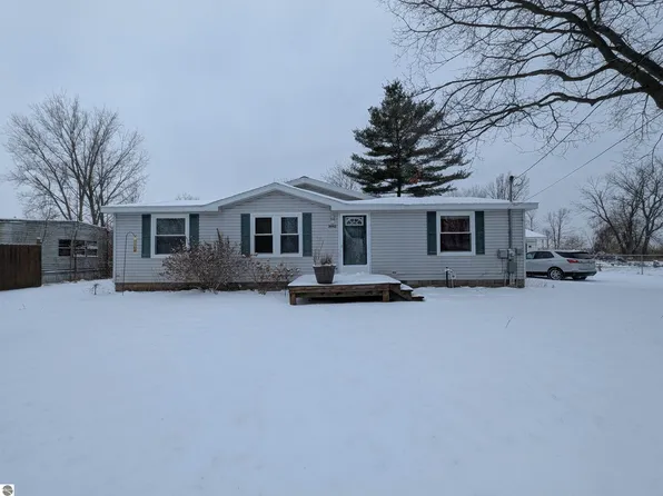 2042 S Green Dr, Au Gres, MI 48703