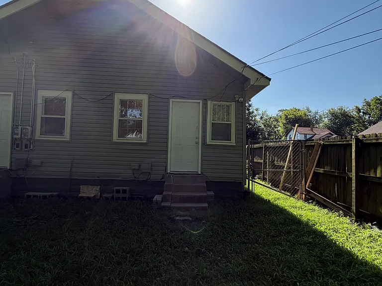 806 S Trenton Ave — Photo 17