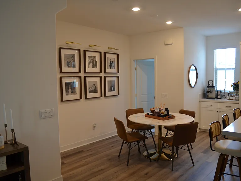513 Tamarind Way #C — Photo 2