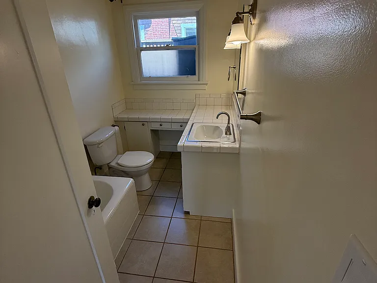 564 W 38th St #564 — Photo 21