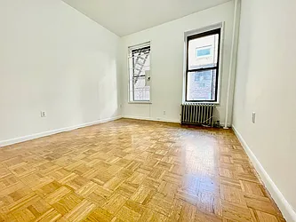 Rented by HOLTON REAL ESTATE INC.