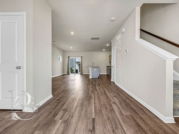 3rd image of 725 Wild Duck Ln