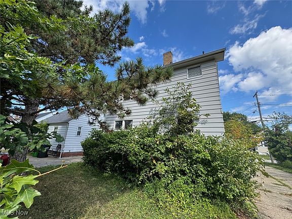 2nd image of 20470 Lindbergh Ave