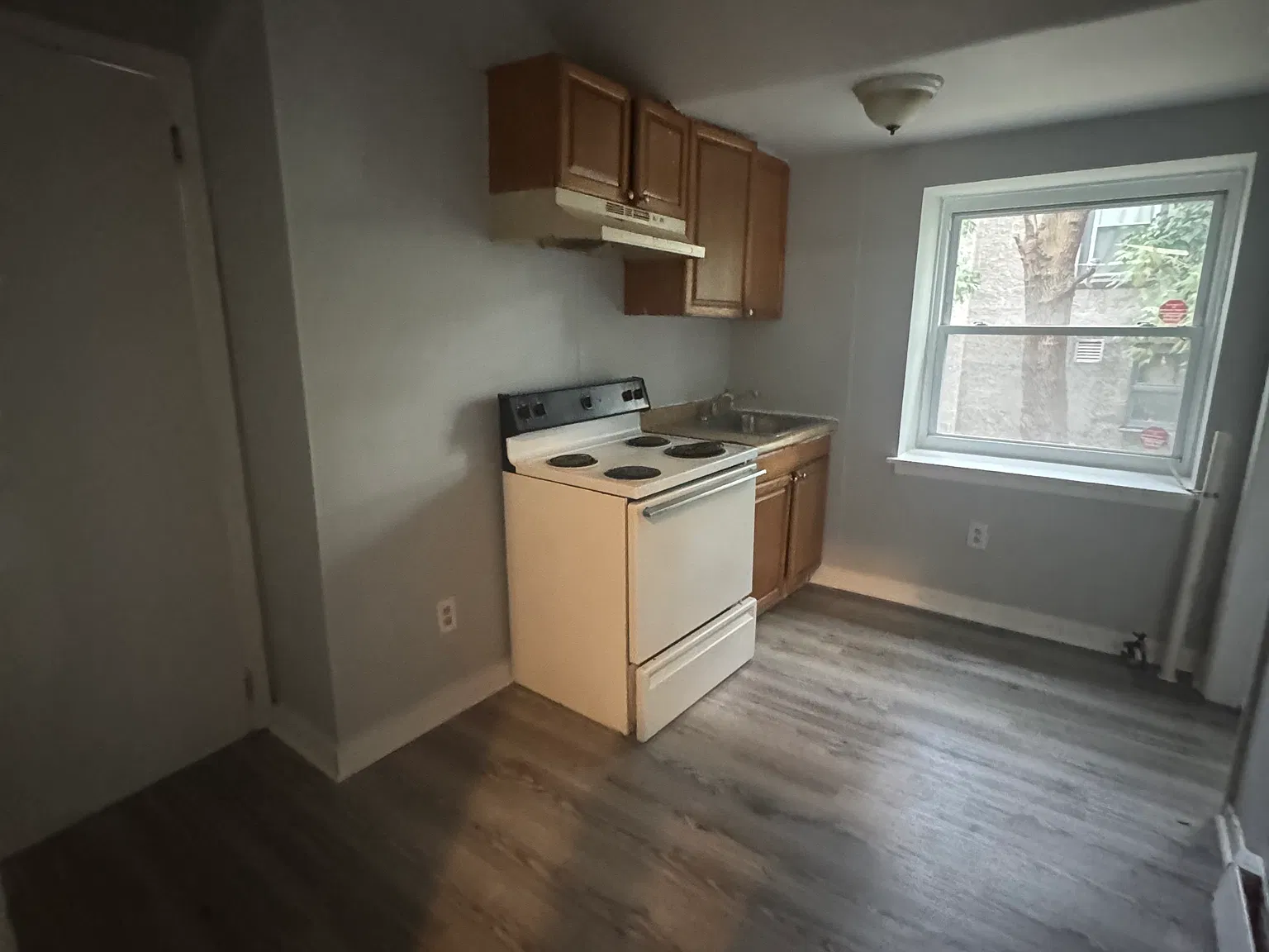 1200 Arrott St — Photo 3