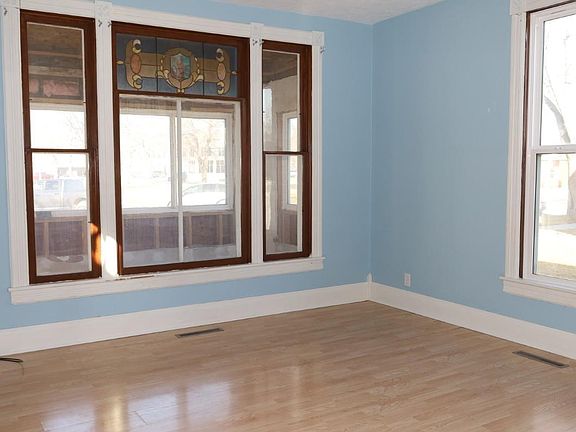 2nd image of 206 S Marshall St