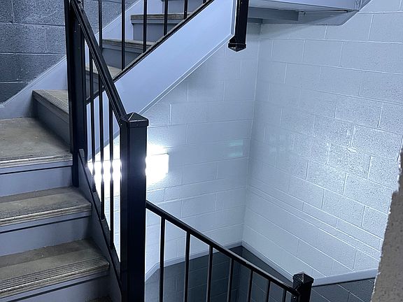 5th image of 811 W 5th St APT 302