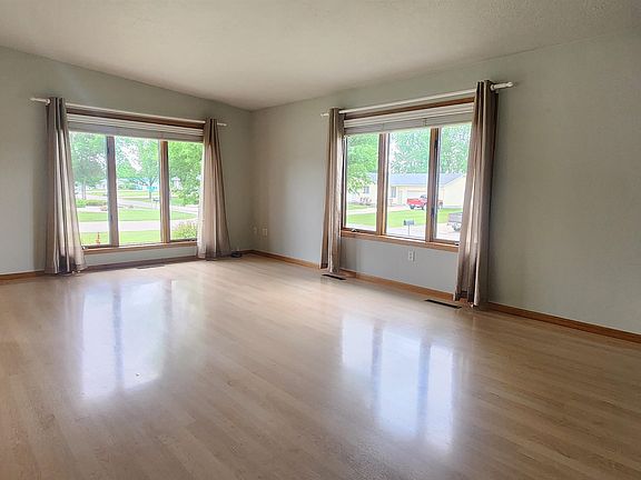 2nd image of 2216 23rd Ave SW