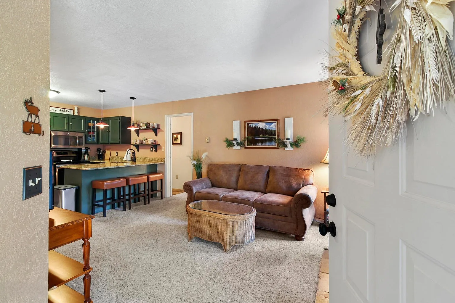 2 bed, 951 sqft, $1,700 — Photo 2
