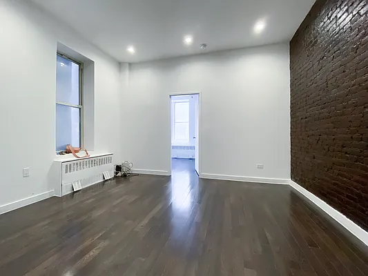 Rented by Kahen Properties | media 13