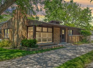 310 Hibbard Rd, Wilmette, IL 60091