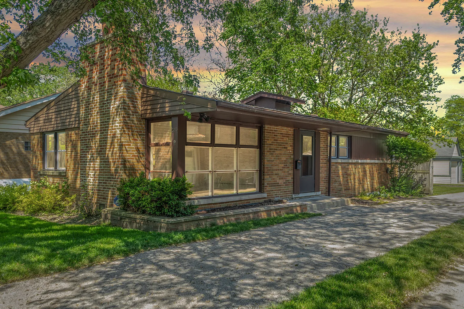 310 Hibbard Rd photo 1