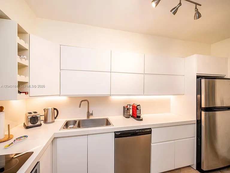 1127 S Meridian Ave #7 — Photo 14
