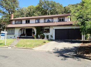 40 Amber Ct, Novato, CA 94947