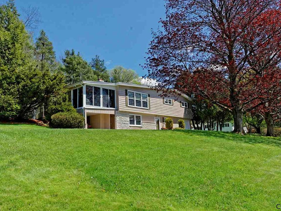 1st image of 14 Roberts Dr