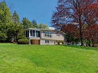 14 Roberts Dr, Troy, NY 12180
