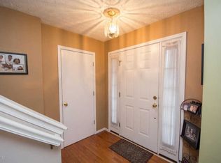 7407 Spring Run Dr, Louisville, KY 40291