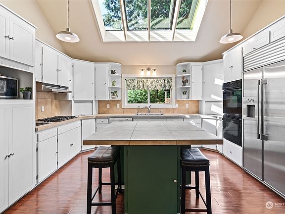 5th image of 5714 Comte Drive NW