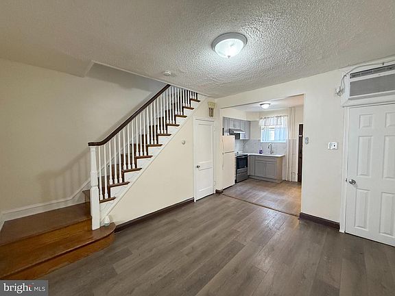 5th image of 2528 S Beulah St